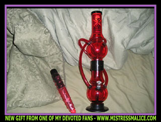 RED WATER BONG AND LIGHT UP DONG